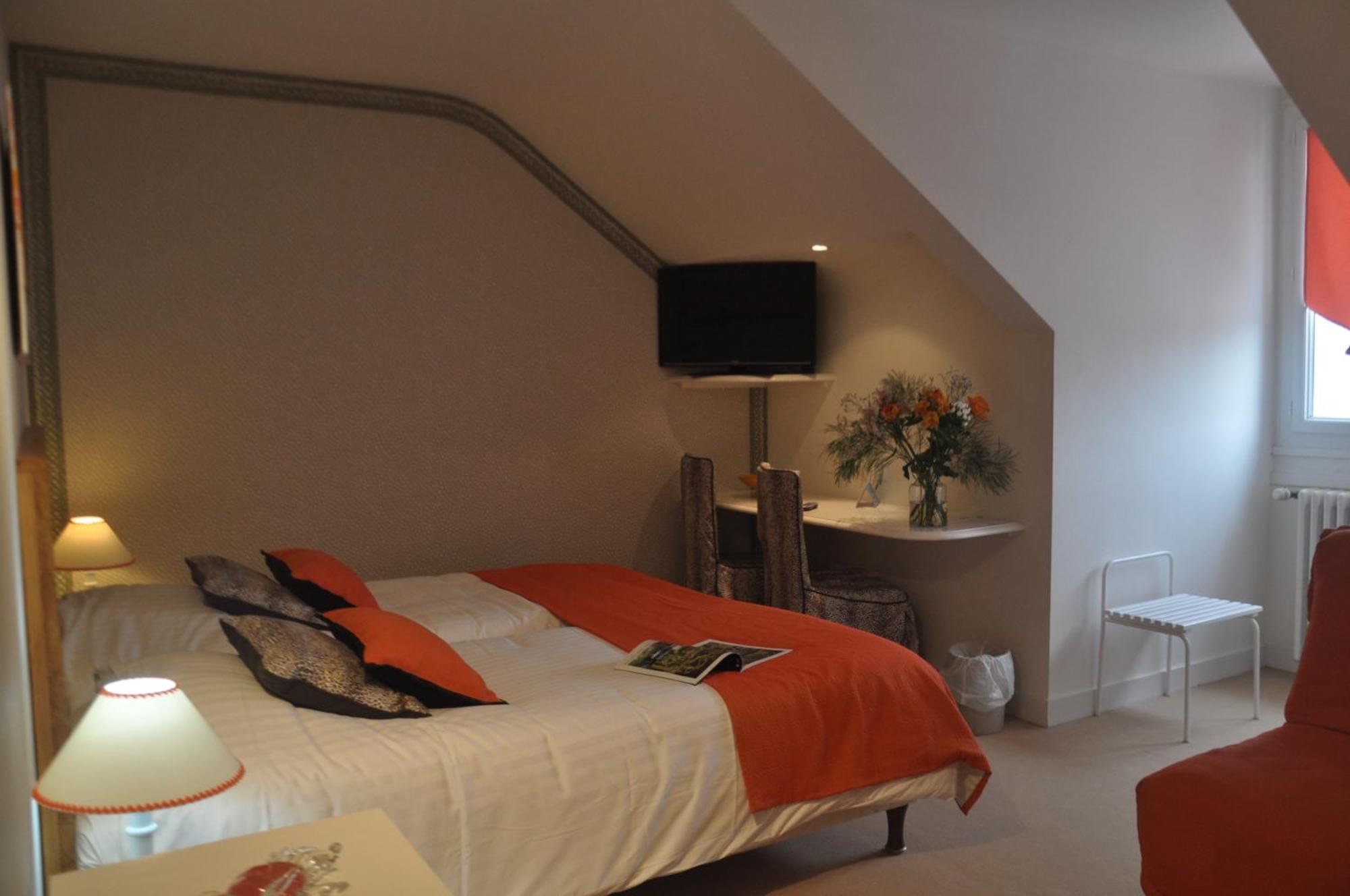 Logis Auberge Du Centre Chitenay Екстер'єр фото
