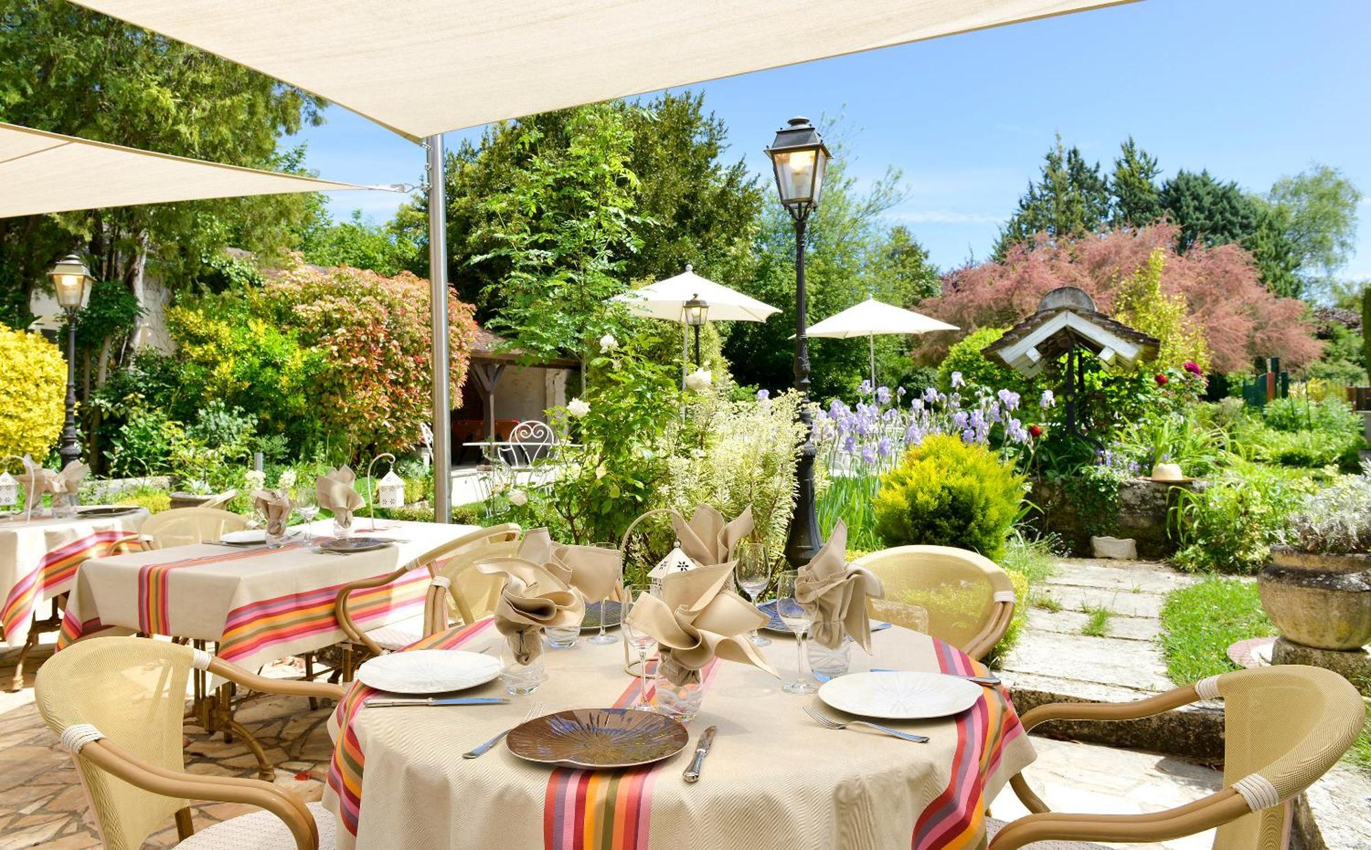 Logis Auberge Du Centre Chitenay Екстер'єр фото
