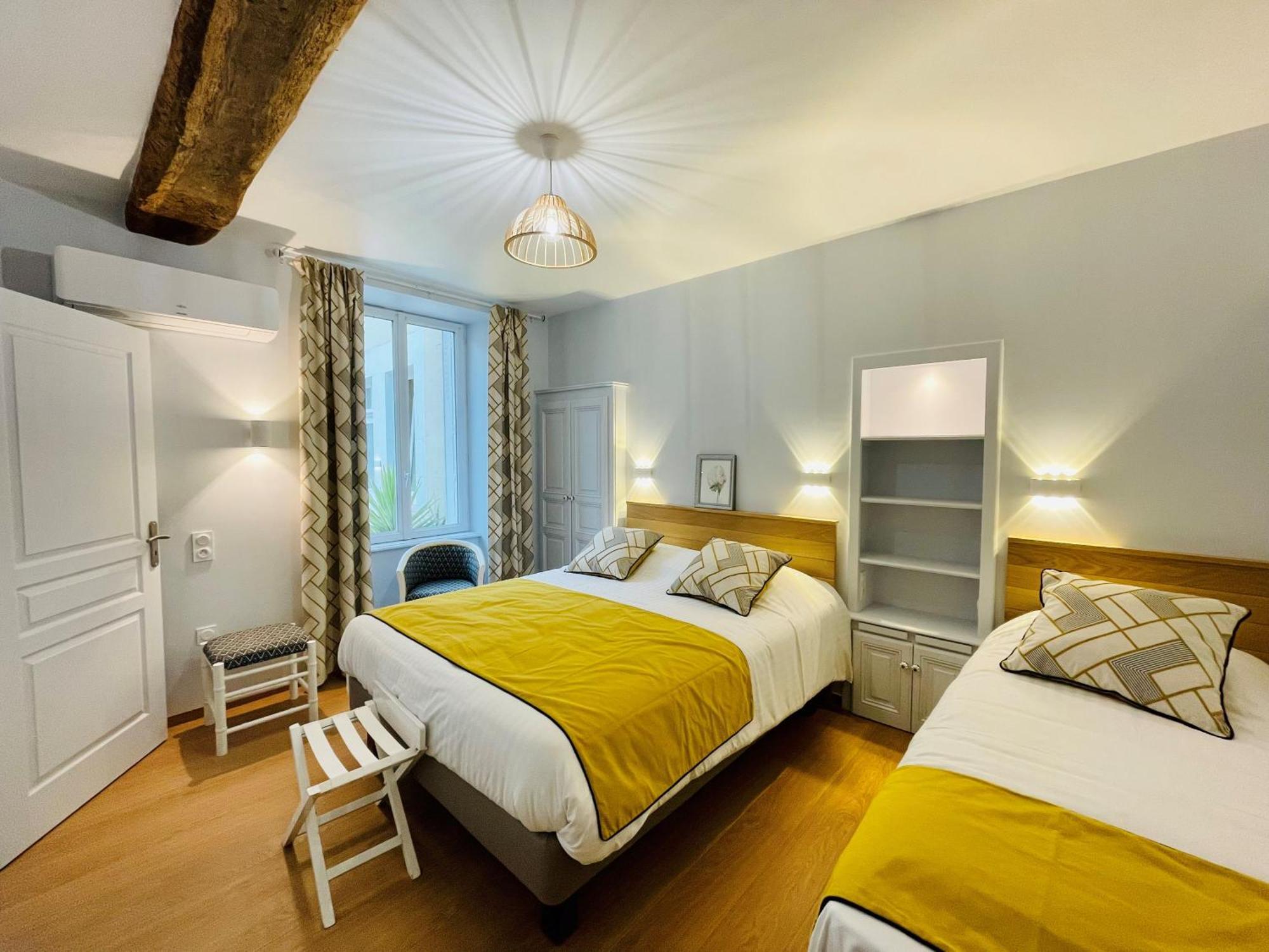 Logis Auberge Du Centre Chitenay Екстер'єр фото