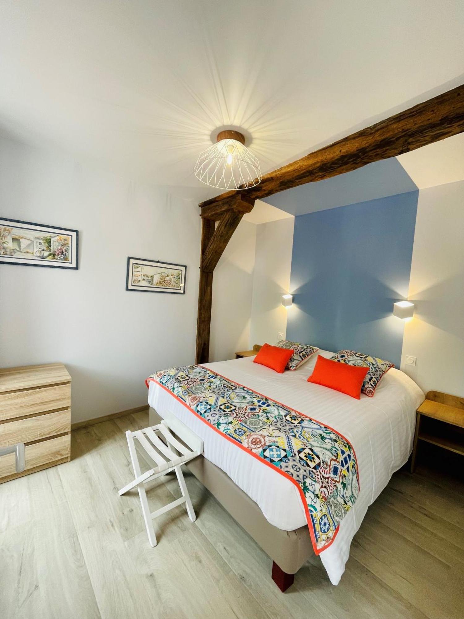 Logis Auberge Du Centre Chitenay Екстер'єр фото