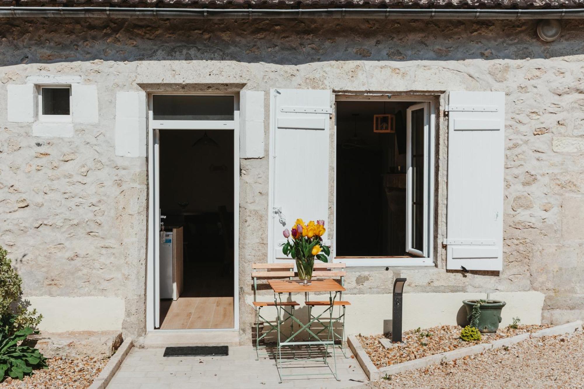 Logis Auberge Du Centre Chitenay Екстер'єр фото