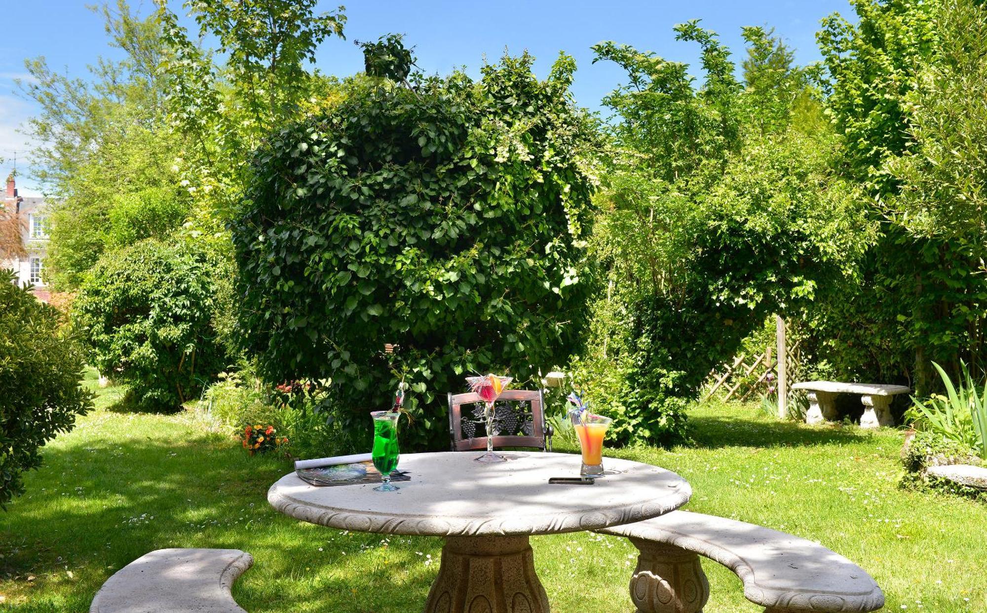 Logis Auberge Du Centre Chitenay Екстер'єр фото