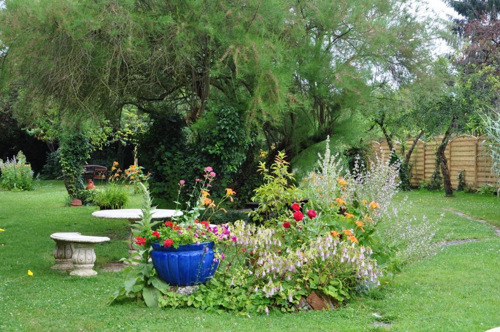 Logis Auberge Du Centre Chitenay Екстер'єр фото